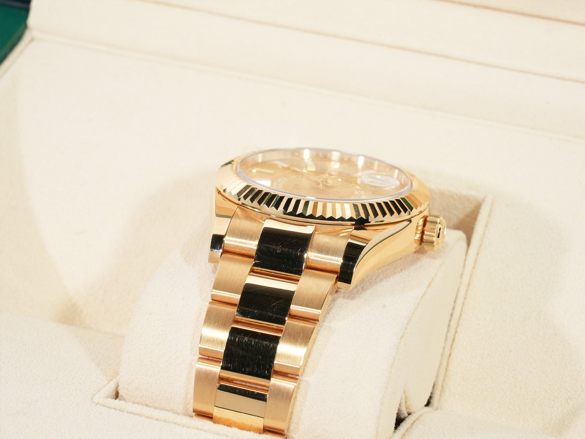 Rolex Sky-Dweller Ref. 336938 Yellow Gold Champagne Dial Pre-owned 86su5imy