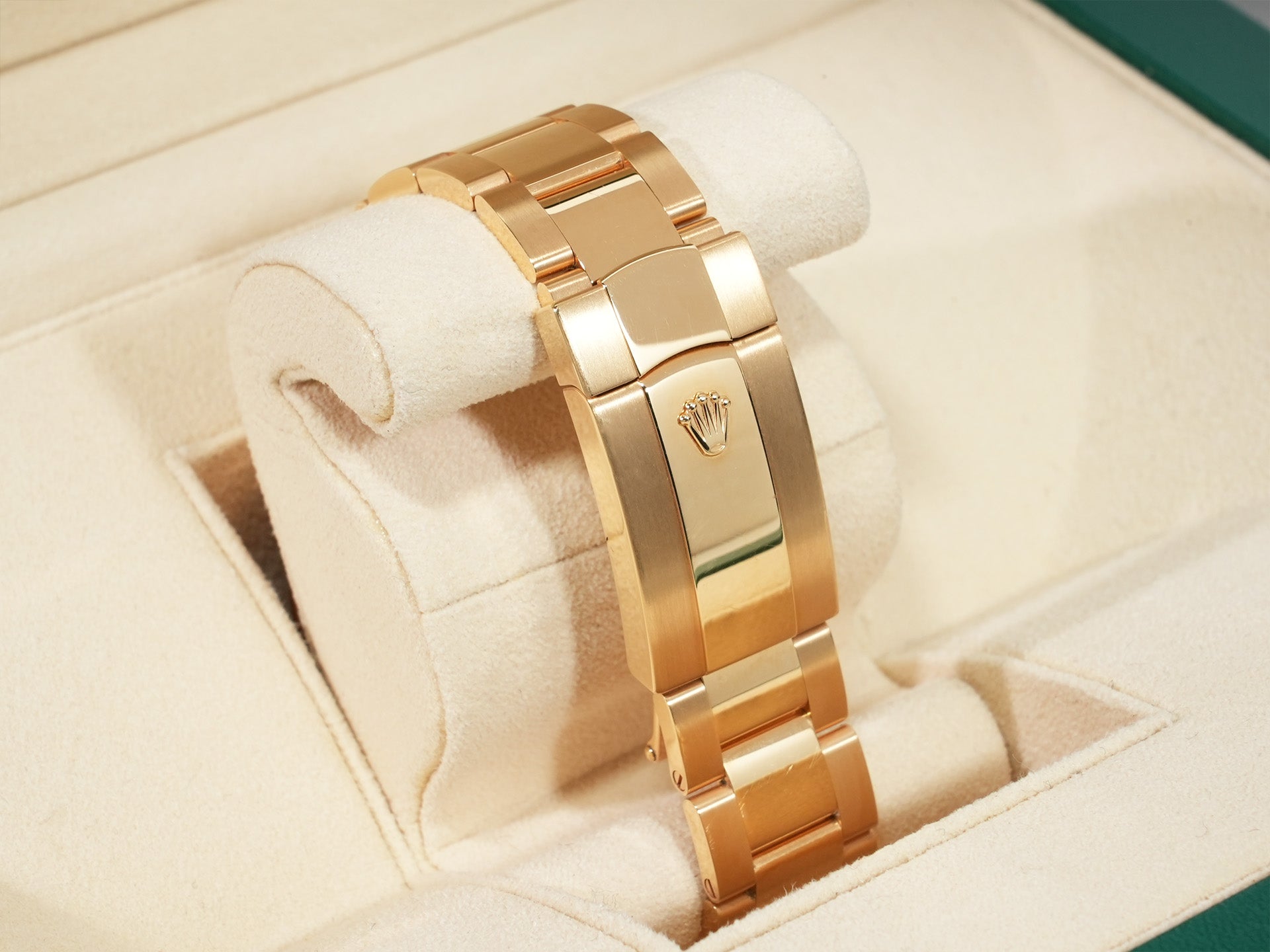Rolex Sky-Dweller Ref. 336938 Yellow Gold Champagne Dial Pre-owned 86su5imy