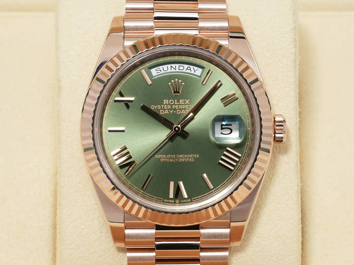 Rolex Day-Date 40 Ref.228235 Everose Gold Olive Green Dial Pre-owned Excellent Condition m7pw3qvi