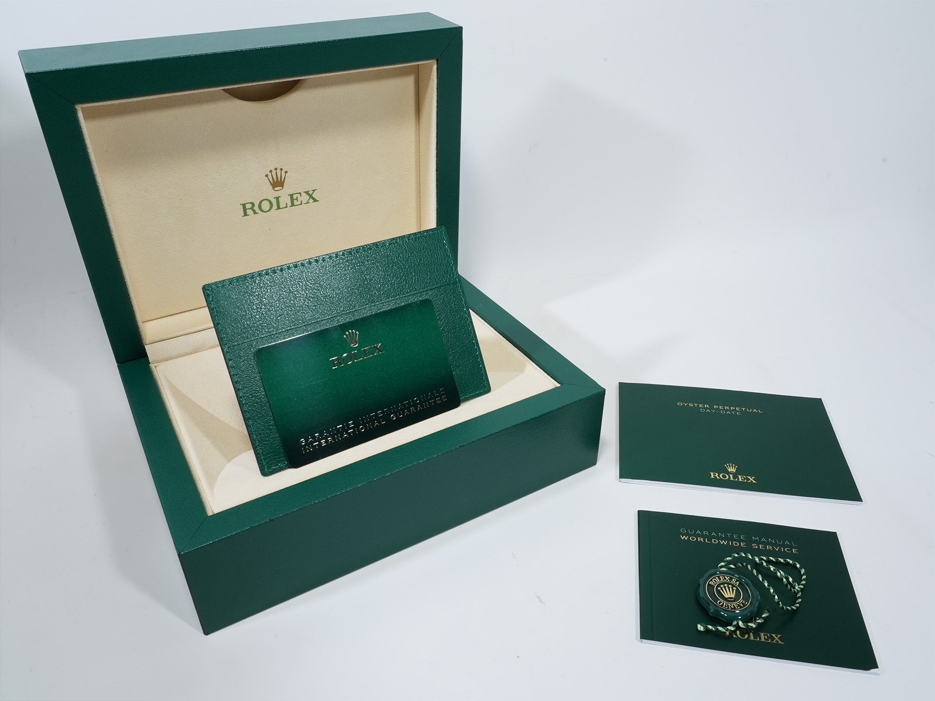 Rolex Day-Date 40 Ref.228235 Everose Gold Olive Green Dial Pre-owned Excellent Condition m7pw3qvi