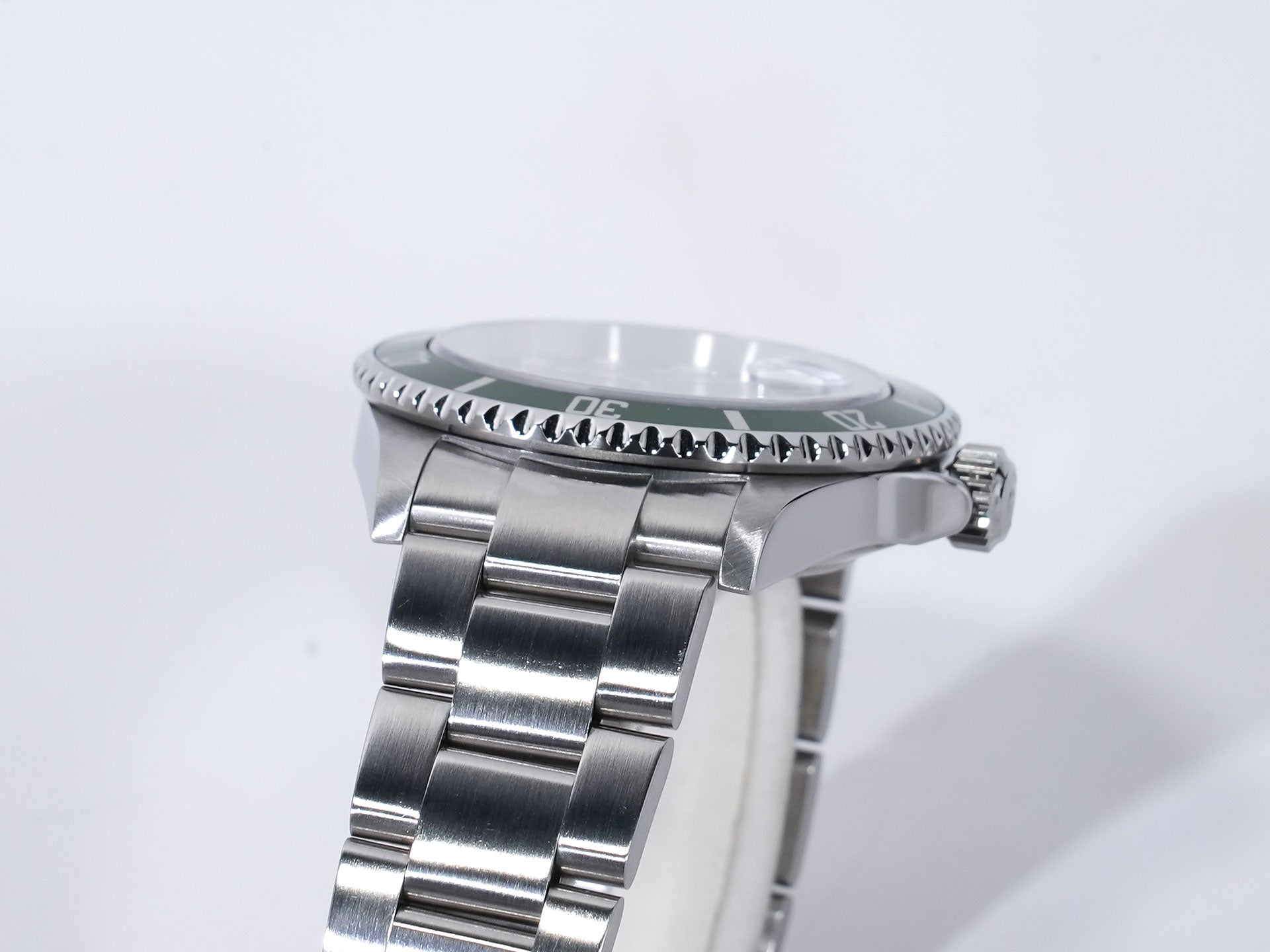 Rolex Submariner Date Ref. 16610LV Stainless Steel Black Dial Used wv4sf7jc