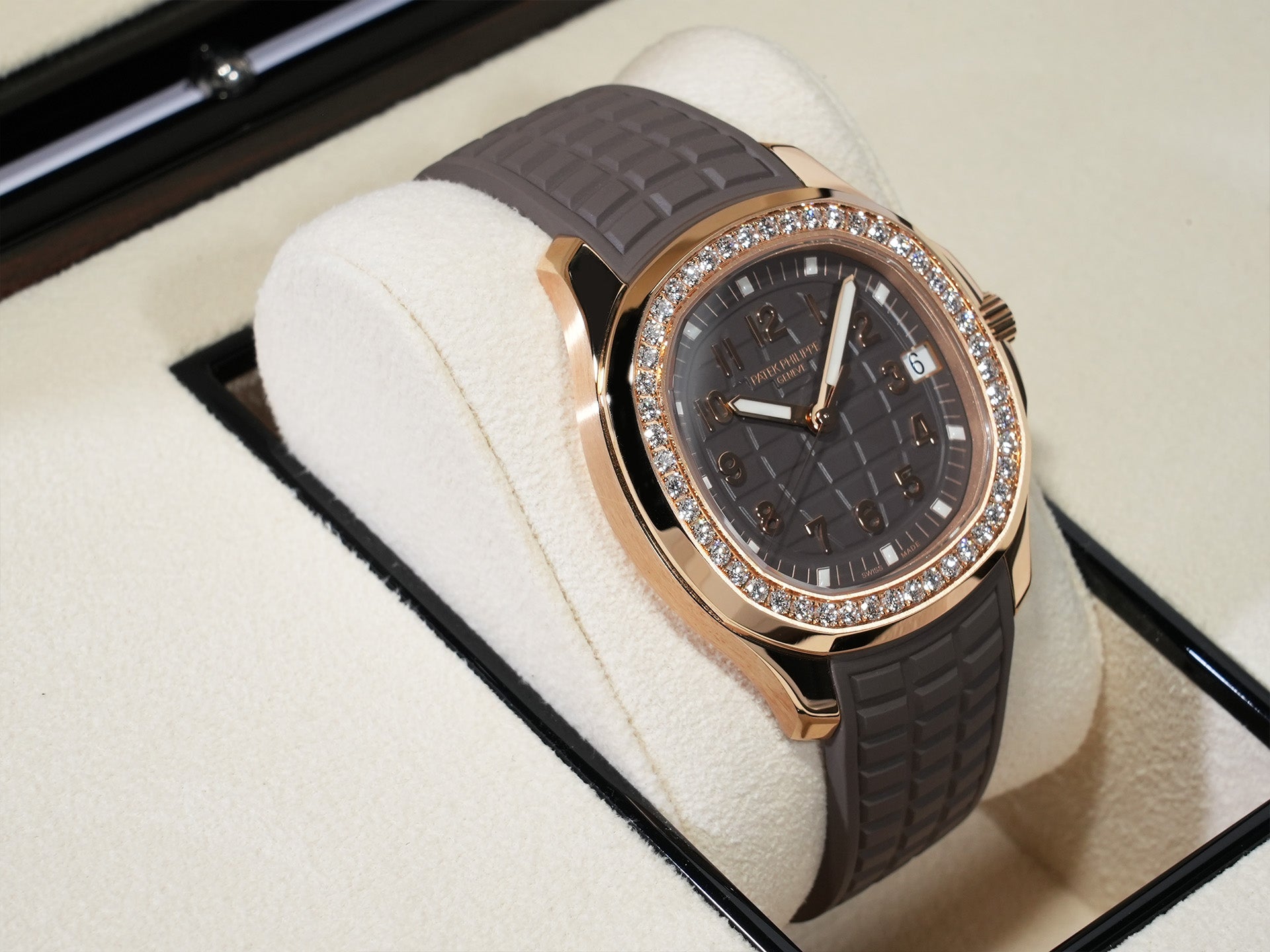 パテックフィリップ アクアノート ルーチェ Ref.5268/200R-010 ローズゴールド トープ文字盤 極美品 hb2xybng