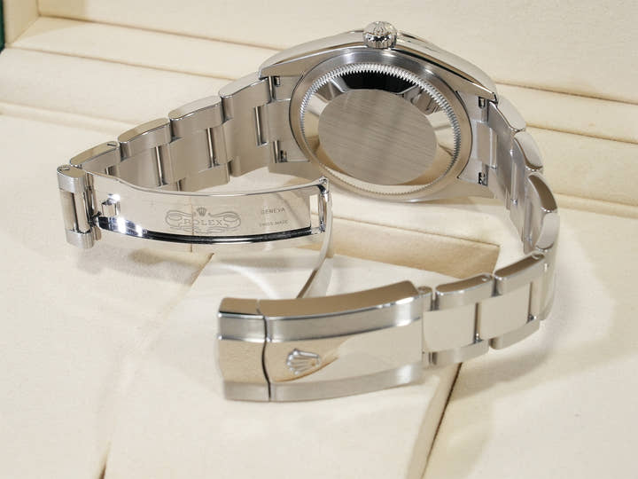 ロレックス デイトジャスト36 Ref.126234 ステンレススチール/ホワイトゴールド ブラック文字盤 オイスターブレスレット 美中古 2c43jnev