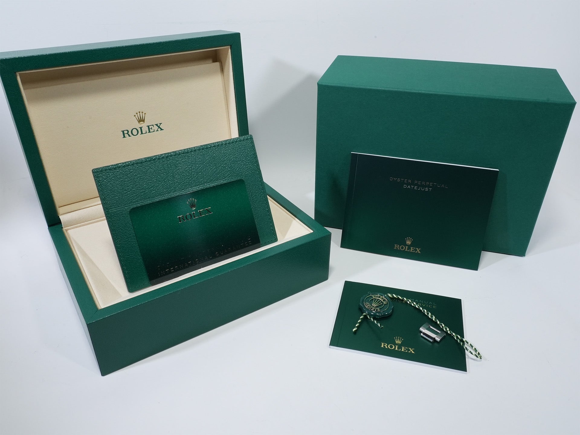 ロレックス デイトジャスト36 Ref.126234 ステンレススチール/ホワイトゴールド ブラック文字盤 オイスターブレスレット 美中古 2c43jnev