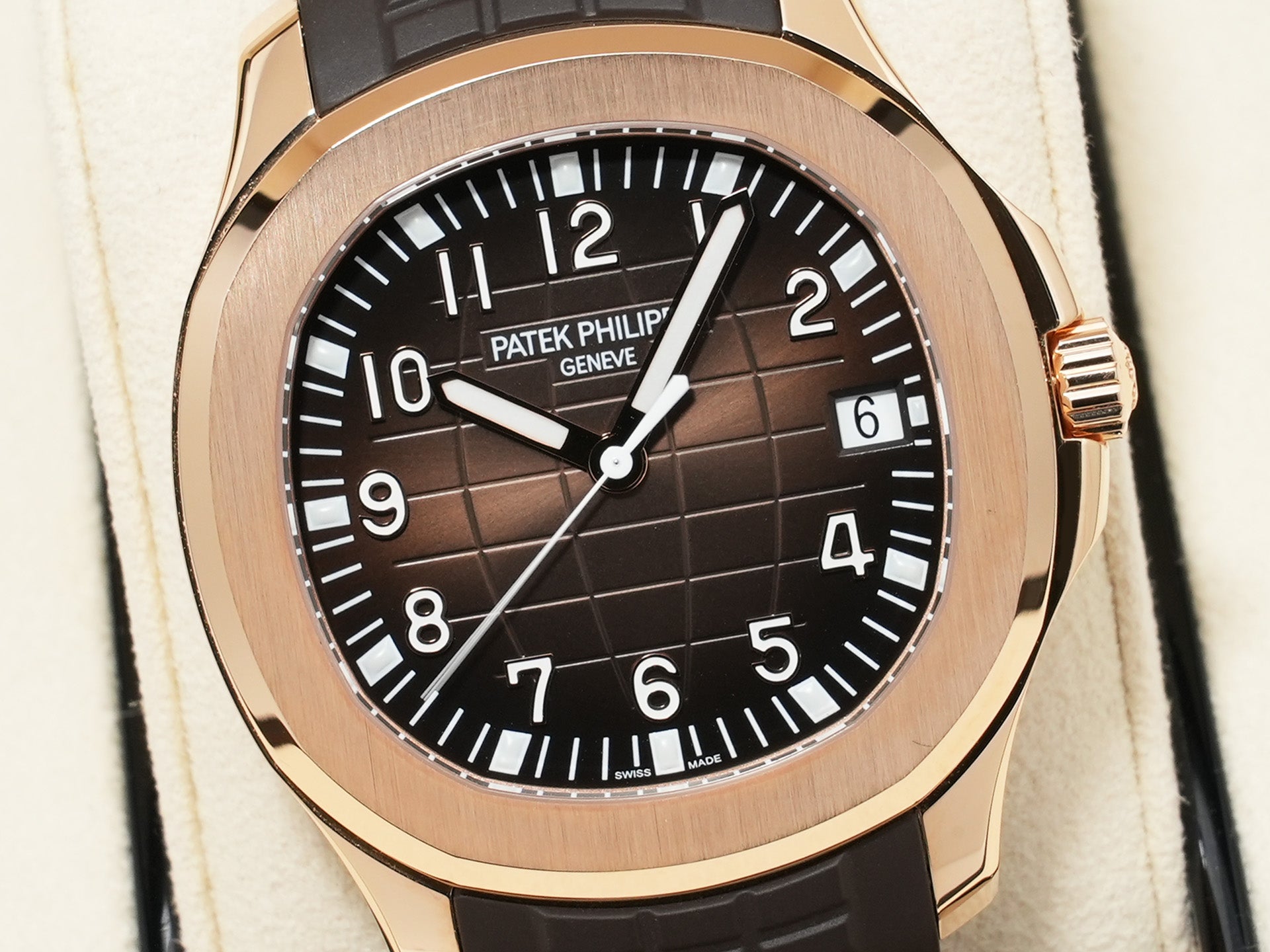 Patek Philippe Aquanaut Ref. 5167R-001 Rose Gold Brown Dial Pre-owned nbpezjwu