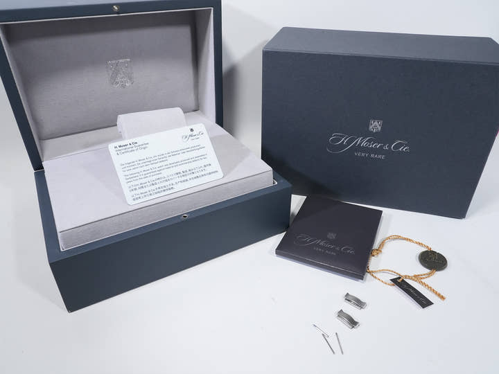 H. Moser Streamliner Centre Seconds Ref. 6201-1200 Stainless Steel Matrix Green Fumé Dial Excellent Condition 848ba732