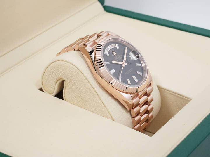 ロレックス デイデイト40 Ref.228235A エバーローズゴールド ダイヤモンド入りアイゼンキーゼル文字盤 美品 2zwok7qf