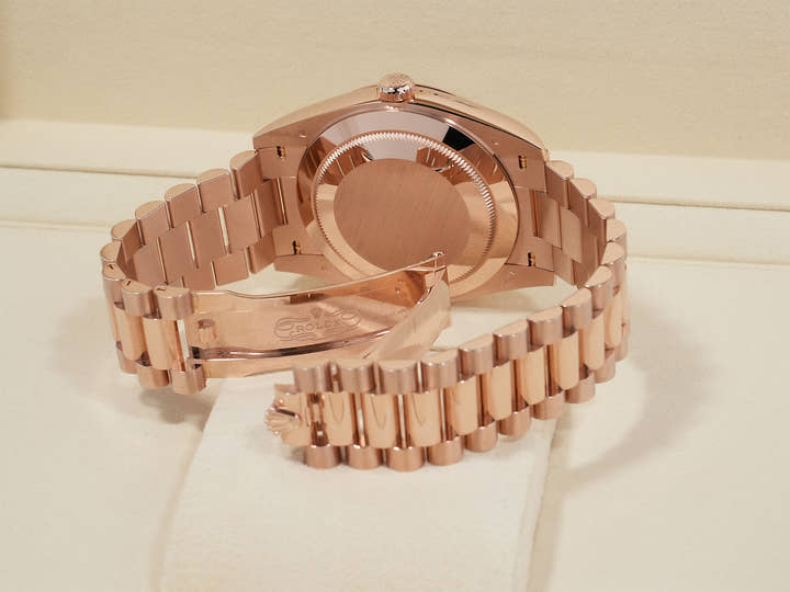 ロレックス デイデイト40 Ref.228235A エバーローズゴールド ダイヤモンド入りアイゼンキーゼル文字盤 美品 2zwok7qf