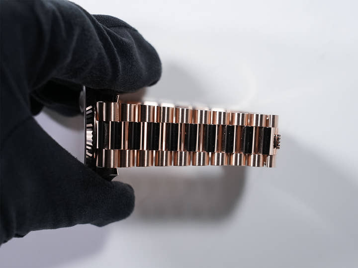 ロレックス デイデイト40 Ref.228235A エバーローズゴールド ダイヤモンド入りアイゼンキーゼル文字盤 美品 2zwok7qf