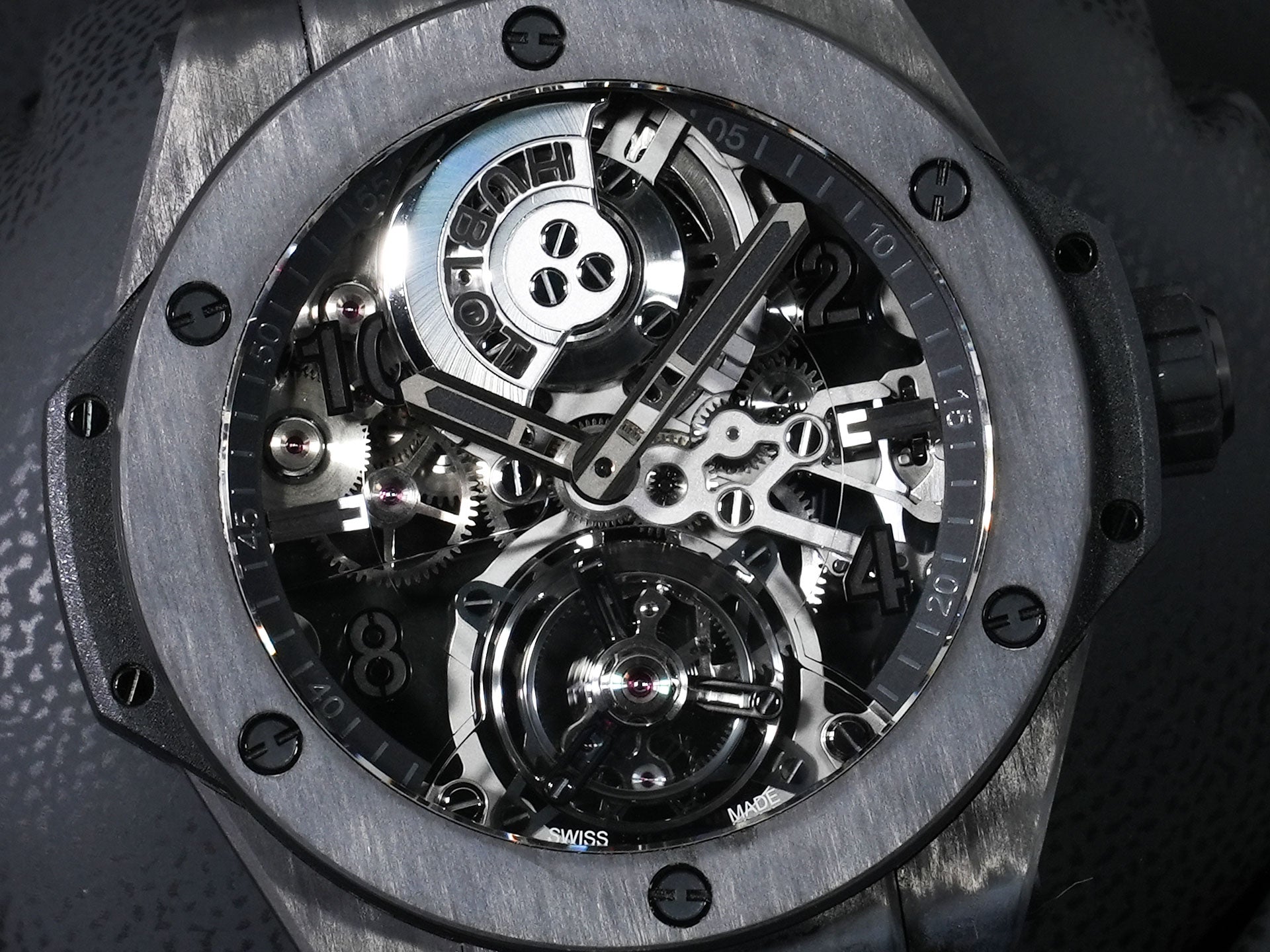 ウブロ ビッグバン トゥールビヨン オートマティック オールブラックカーボン Ref.429.QU.0140.RX.YOS カーボン スケルトン文字盤 美中古 x7bm6knj