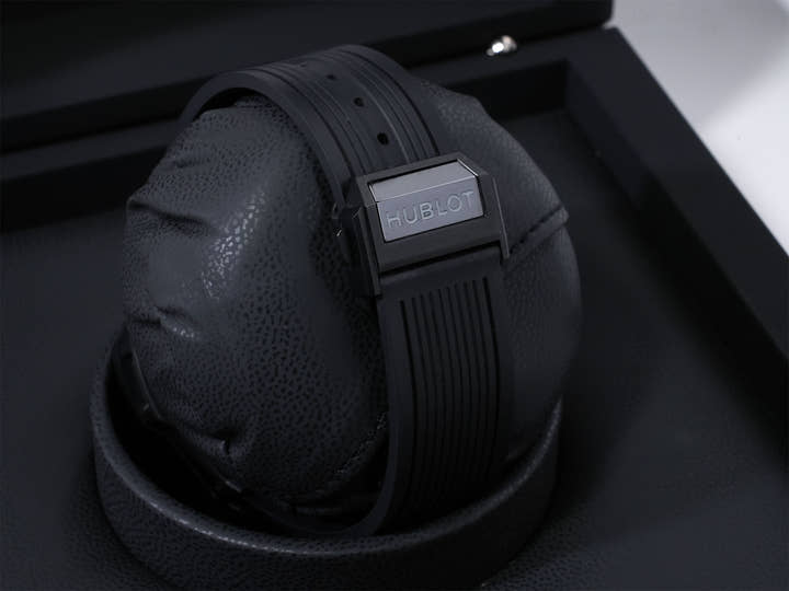 ウブロ ビッグバン トゥールビヨン オートマティック オールブラックカーボン Ref.429.QU.0140.RX.YOS カーボン スケルトン文字盤 美中古 x7bm6knj