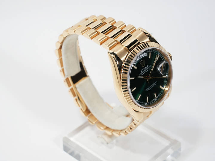 ロレックス デイデイト36 Ref.118238 イエローゴールド グリーン文字盤 中古 byp4xiv5