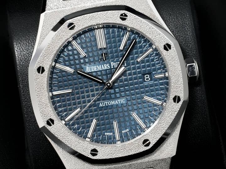 オーデマピゲ ロイヤルオーク フロステッド ゴールド Ref.15410BC.GG.1224BC.01 ホワイトゴールド ブルー文字盤 中古 3kw3dxke