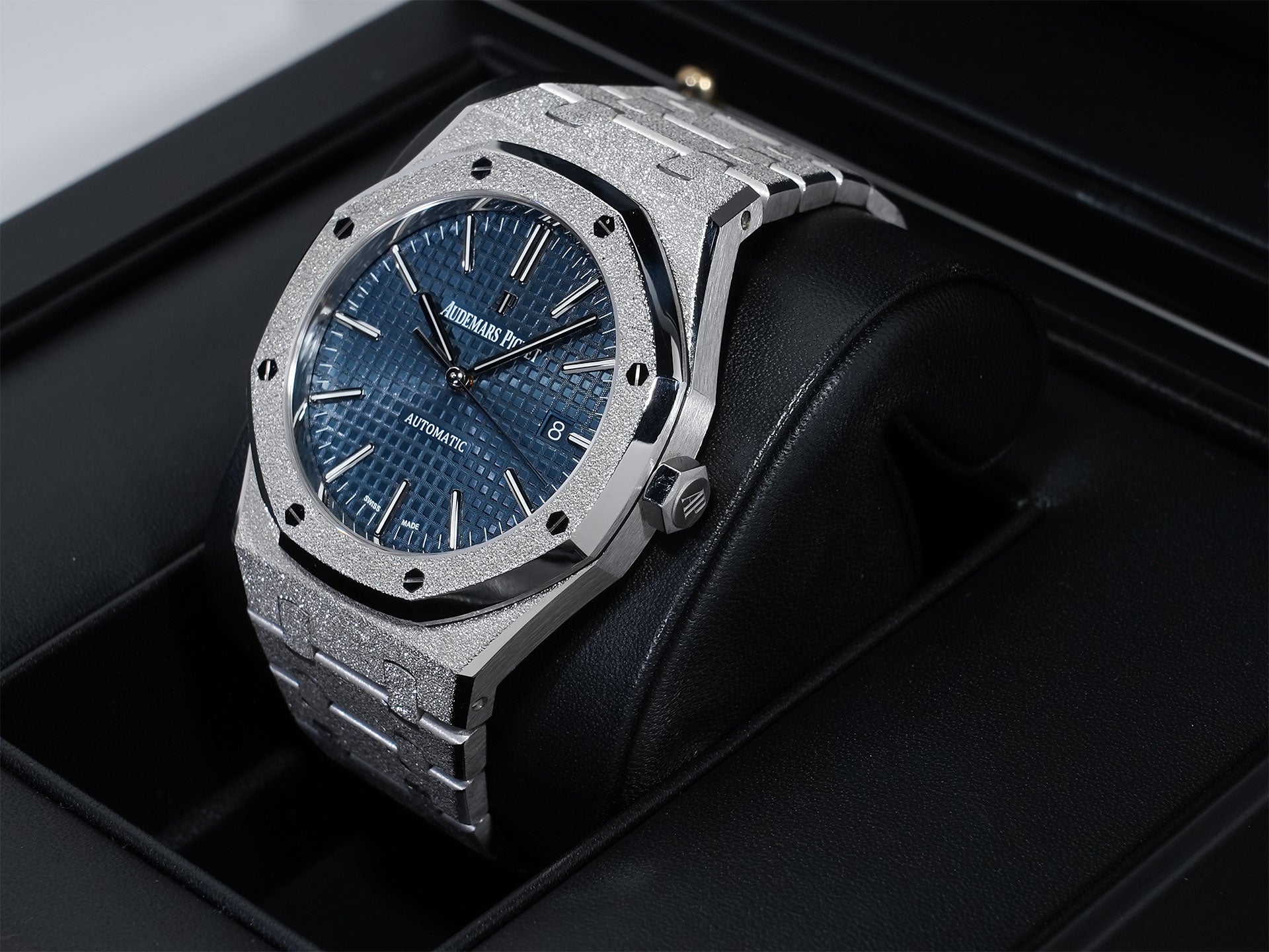 オーデマピゲ ロイヤルオーク フロステッド ゴールド Ref.15410BC.GG.1224BC.01 ホワイトゴールド ブルー文字盤 中古 3kw3dxke