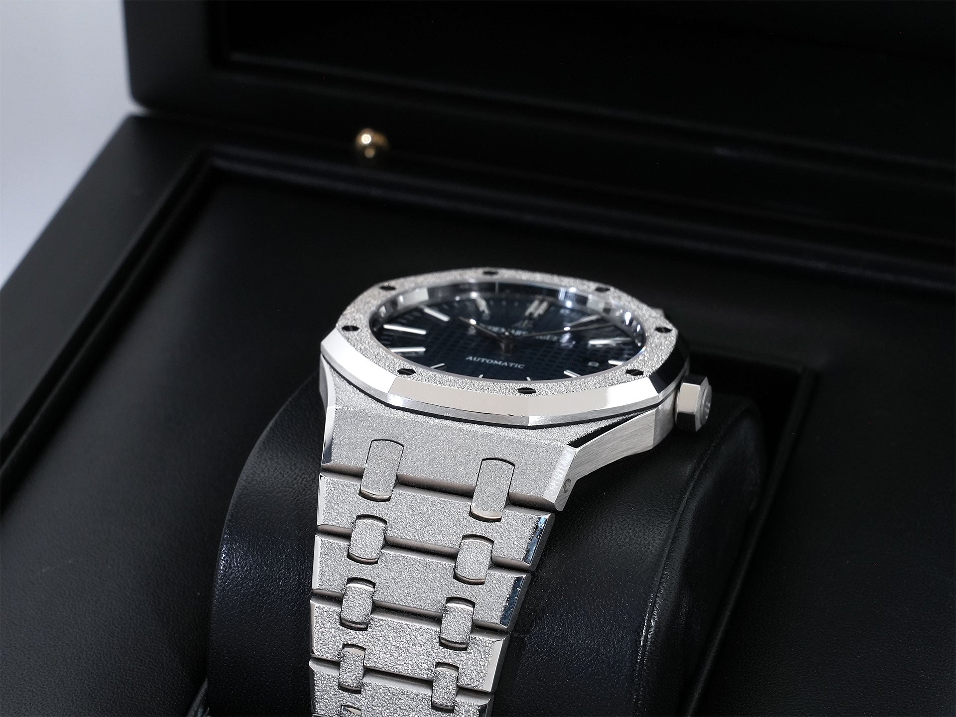 オーデマピゲ ロイヤルオーク フロステッド ゴールド Ref.15410BC.GG.1224BC.01 ホワイトゴールド ブルー文字盤 中古 3kw3dxke