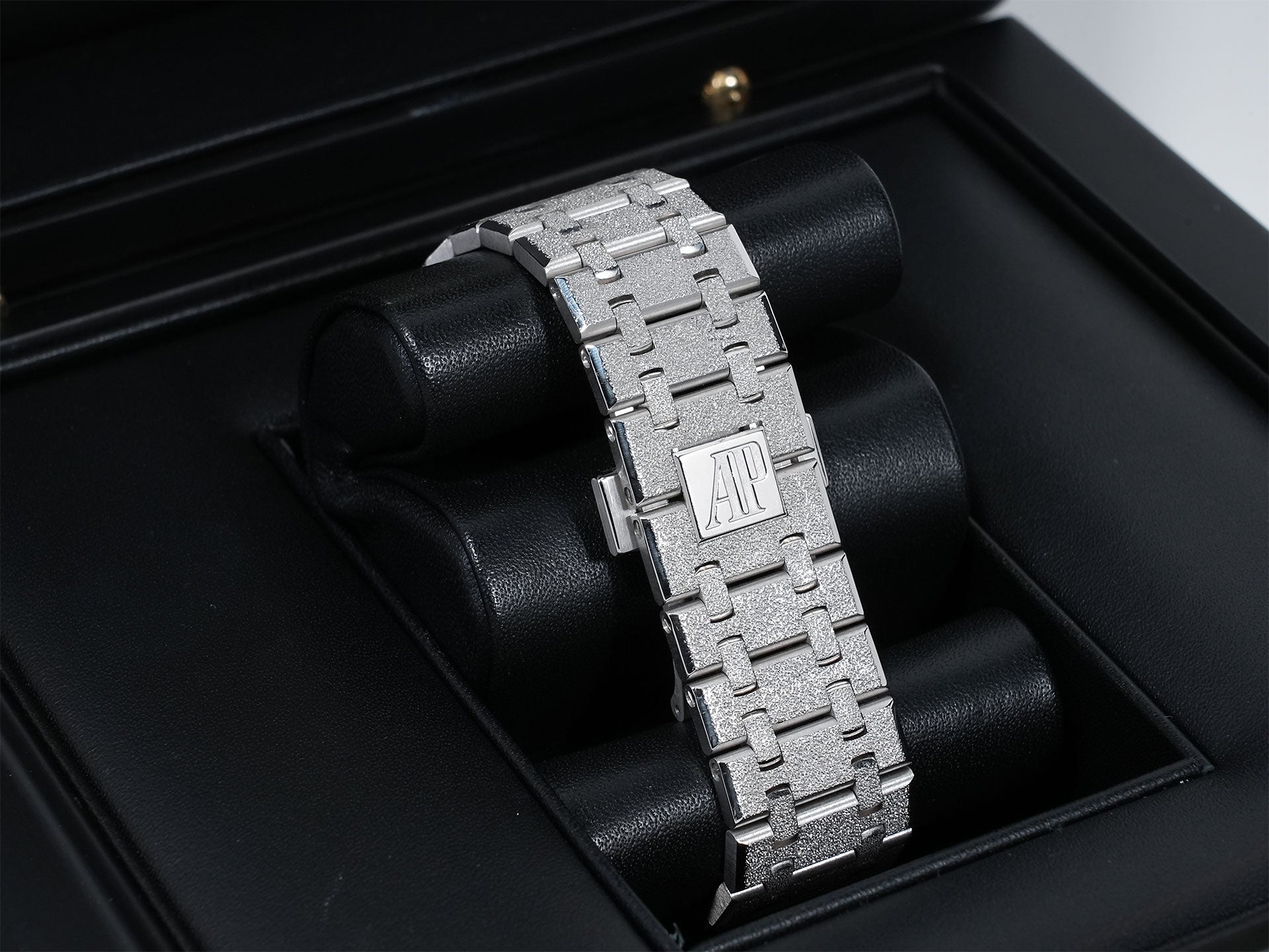 オーデマピゲ ロイヤルオーク フロステッド ゴールド Ref.15410BC.GG.1224BC.01 ホワイトゴールド ブルー文字盤 中古 3kw3dxke