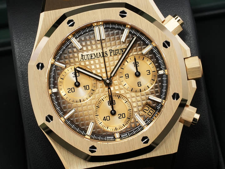 オーデマピゲ ロイヤルオーク クロノグラフ Ref.26240BA.OO.1320BA.02 イエローゴールド スモークイエローゴールド文字盤 未使用 jfddg5no