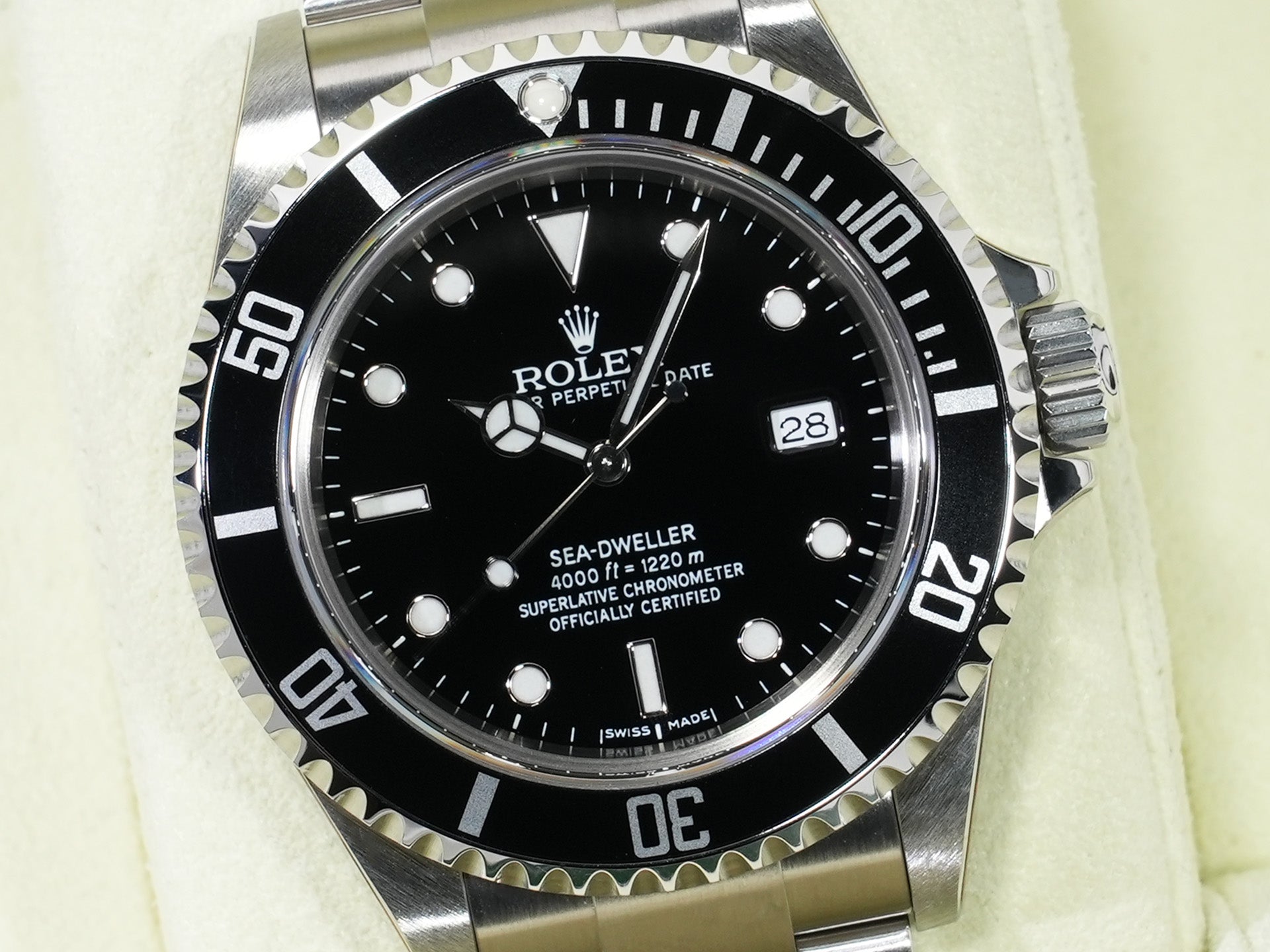 ROLEX Sea-Dweller Ref.16600 Stainless Steel Black Dial Dead Stock krujv497