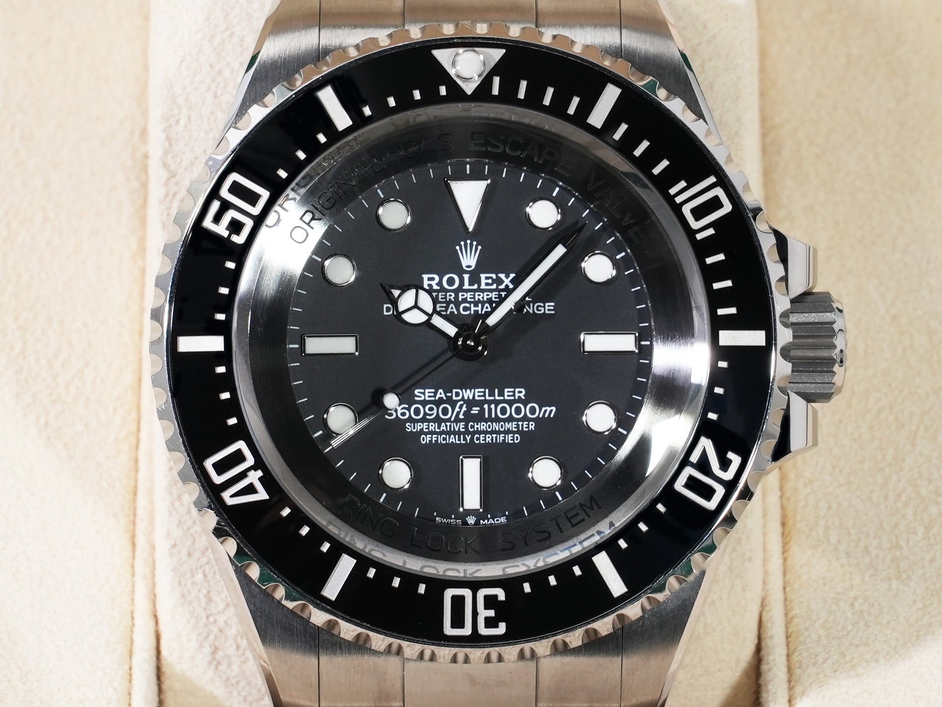 ロレックス シードゥエラー ディープシー チャレンジ Ref.126067 RLXチタン ブラック文字盤 中古 otv5a4t3