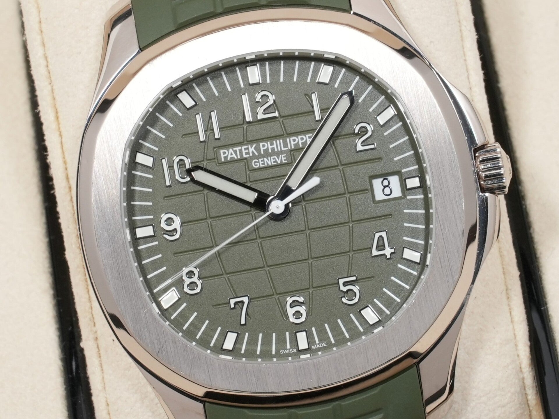 パテックフィリップ アクアノート Ref.5168G-010 ホワイトゴールド カーキグリーン文字盤 中古 u9ahtfyv