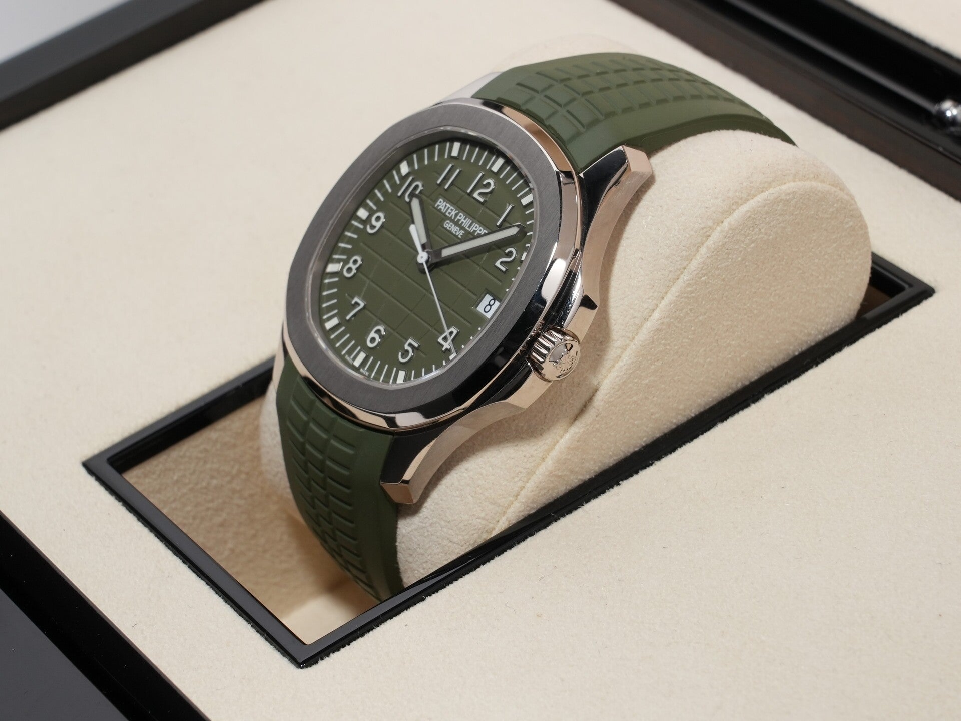 パテックフィリップ アクアノート Ref.5168G-010 ホワイトゴールド カーキグリーン文字盤 中古 u9ahtfyv