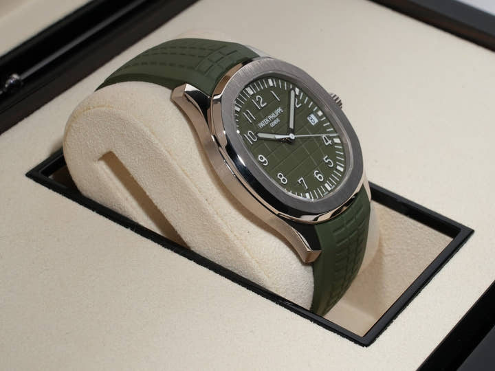 パテックフィリップ アクアノート Ref.5168G-010 ホワイトゴールド カーキグリーン文字盤 中古 u9ahtfyv