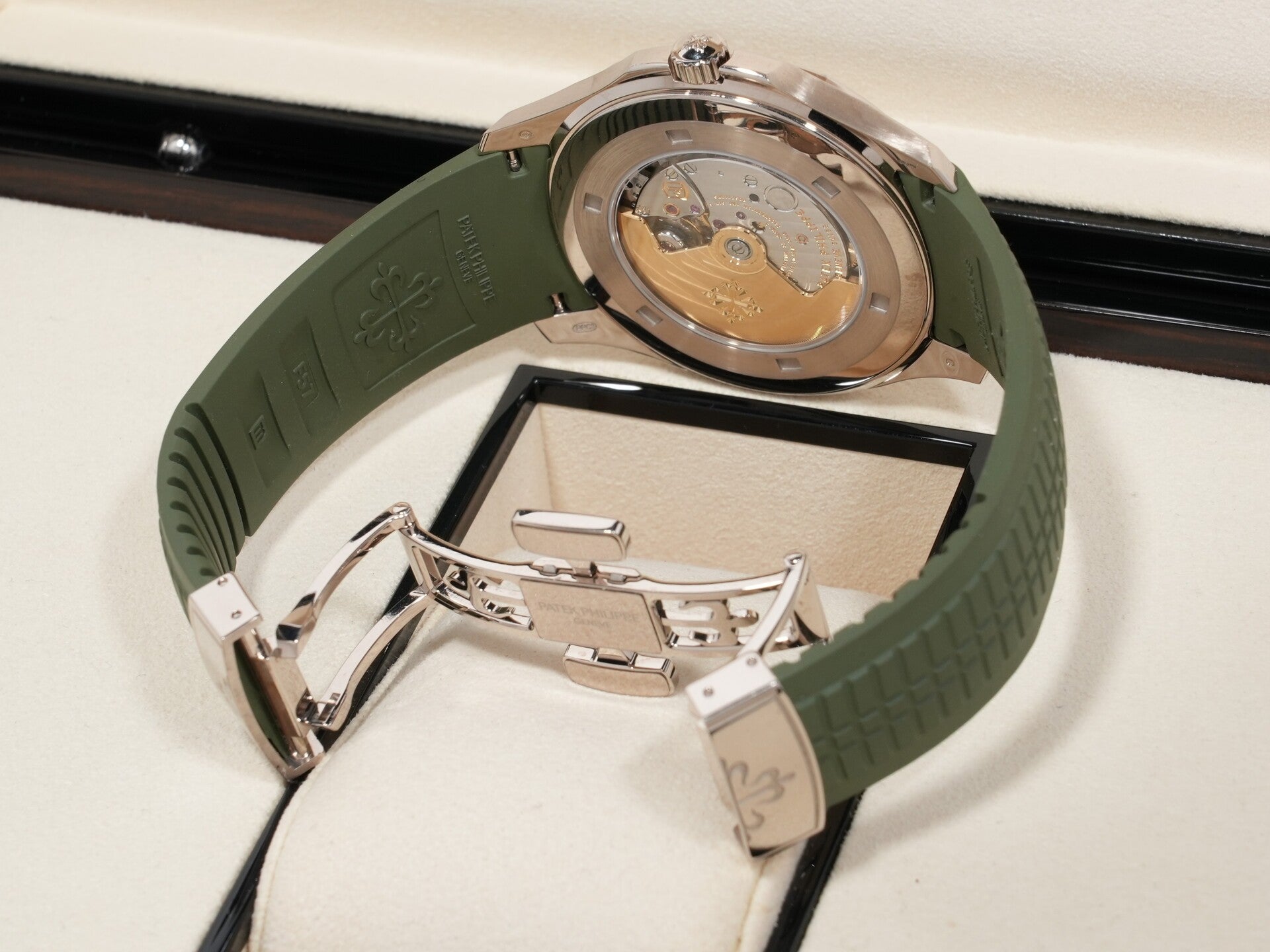 パテックフィリップ アクアノート Ref.5168G-010 ホワイトゴールド カーキグリーン文字盤 中古 u9ahtfyv