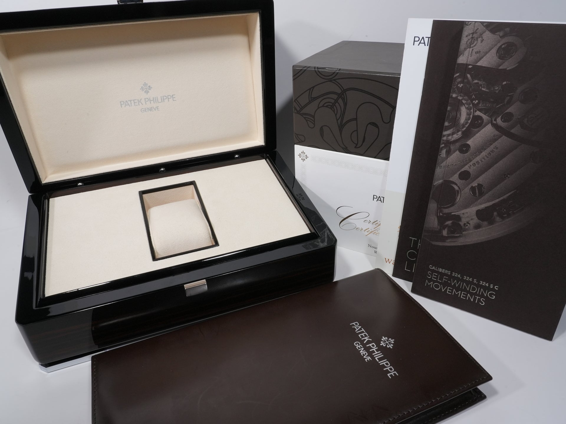 パテックフィリップ アクアノート Ref.5168G-010 ホワイトゴールド カーキグリーン文字盤 中古 u9ahtfyv