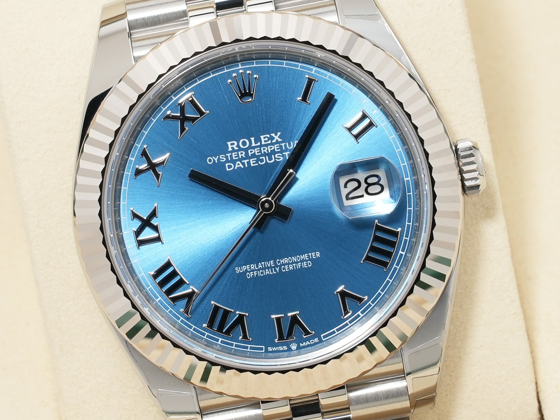 ロレックス デイトジャスト41 Ref.126334 ステンレススチール/ホワイトゴールド アズーロブルー文字盤 ジュビリーブレスレット 未使用 xv4h3jst