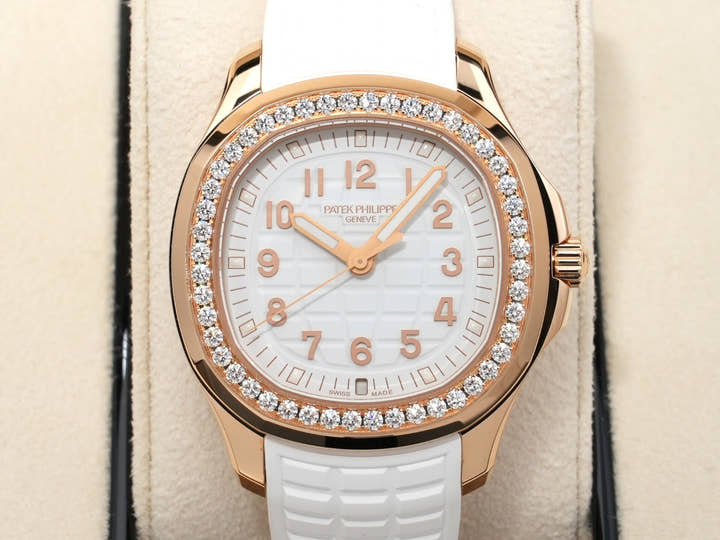 パテックフィリップ アクアノート ルーチェ トラベルタイム Ref.5269/200R-001 ローズゴールド ホワイト文字盤 未使用 2xn9gcix