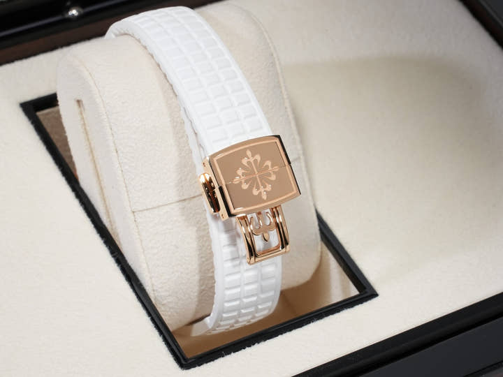 パテックフィリップ アクアノート ルーチェ トラベルタイム Ref.5269/200R-001 ローズゴールド ホワイト文字盤 未使用 2xn9gcix