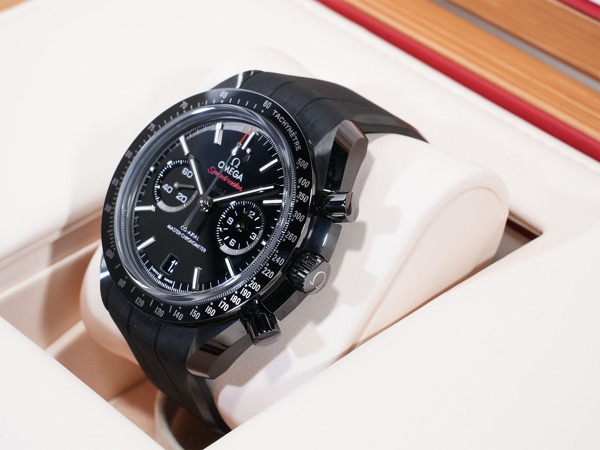 オメガ スピードマスター ダーク サイド オブ ザ ムーン クロノグラフ 44.25 MM Ref.310.92.44.51.01.004 ブラックセラミック ブラック文字盤 美品 xnjriuym