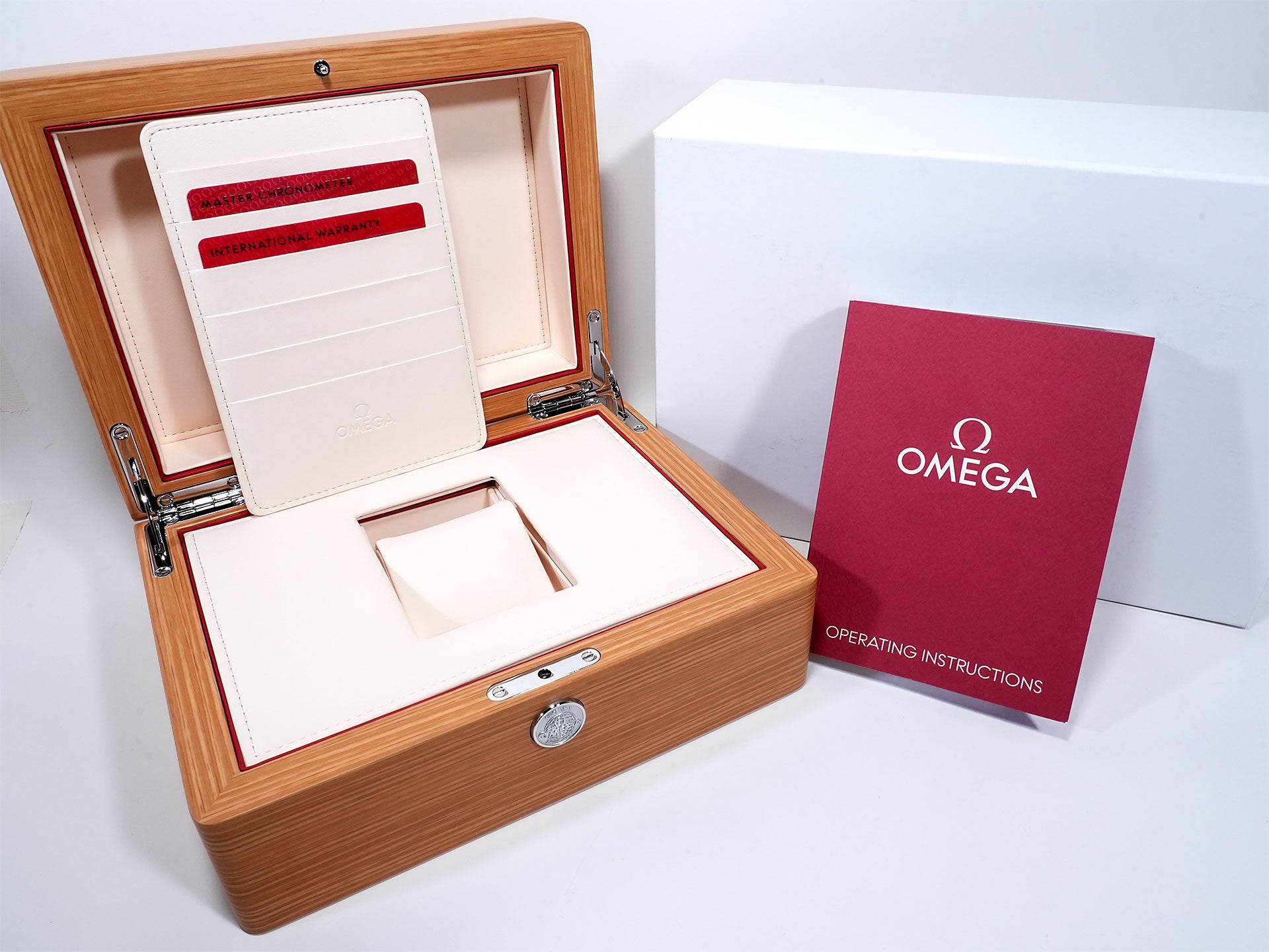 オメガ スピードマスター ダーク サイド オブ ザ ムーン クロノグラフ 44.25 MM Ref.310.92.44.51.01.004 ブラックセラミック ブラック文字盤 美品 xnjriuym