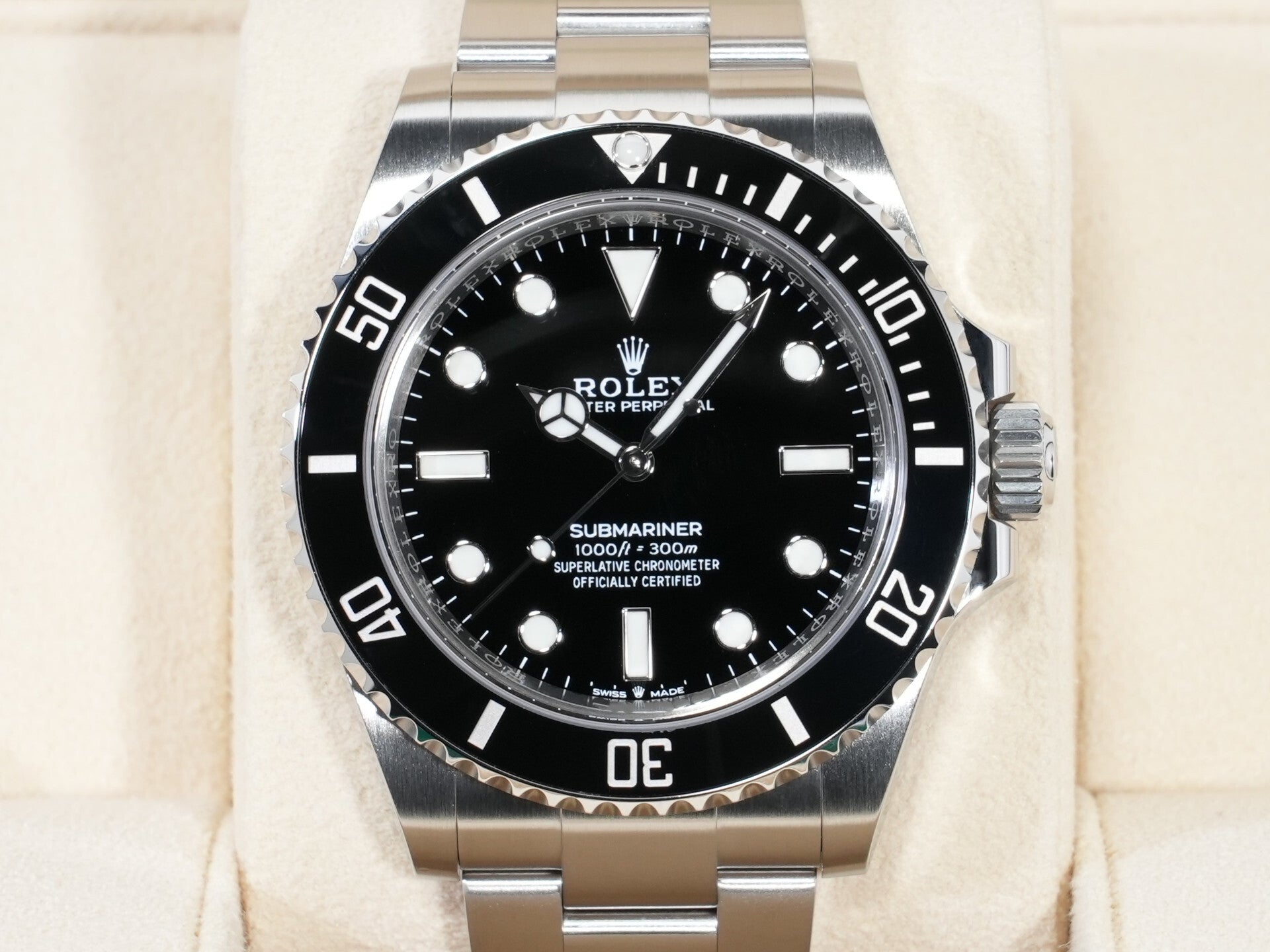 Rolex Submariner No-Date Ref. 124060 Stainless Steel Black Dial Excellent Condition mzaukxgw