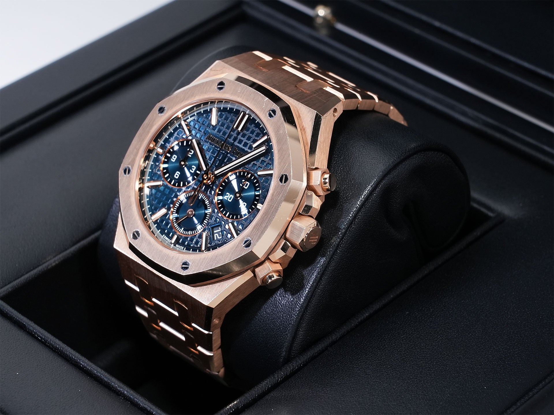 Audemars Piguet Royal Oak Chronograph Ref.26715OR.OO.1356OR.01 Pink Gold Night Blue Dial Pre-owned ymckn66e