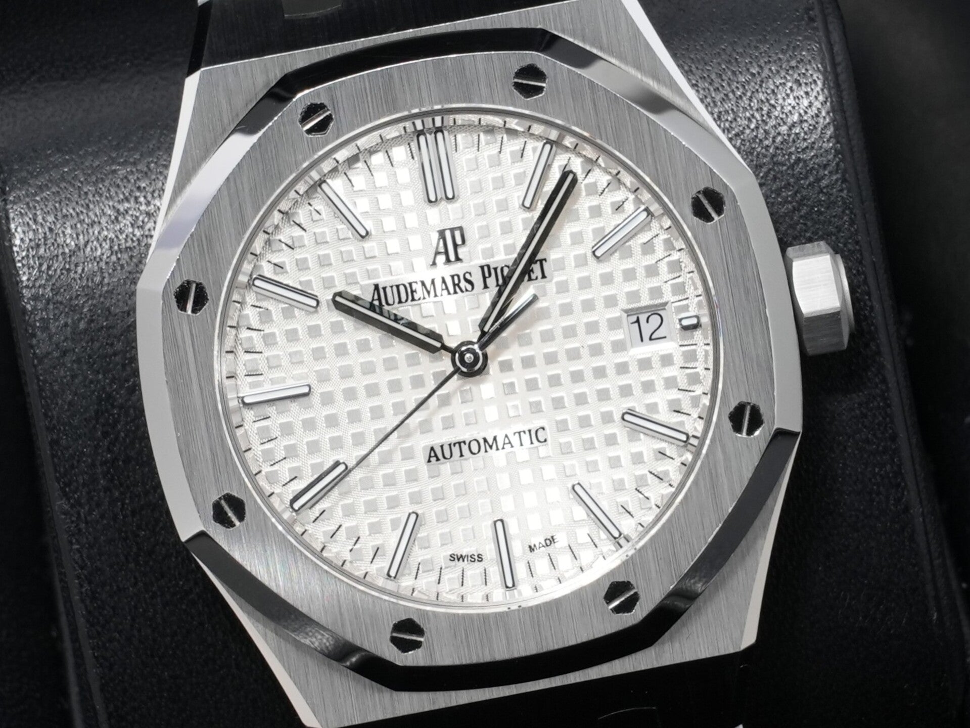 Audemars Piguet Royal Oak Ref.15450ST.OO.1256ST.01 Stainless Steel Silver Dial Pre-owned tam8fyzc