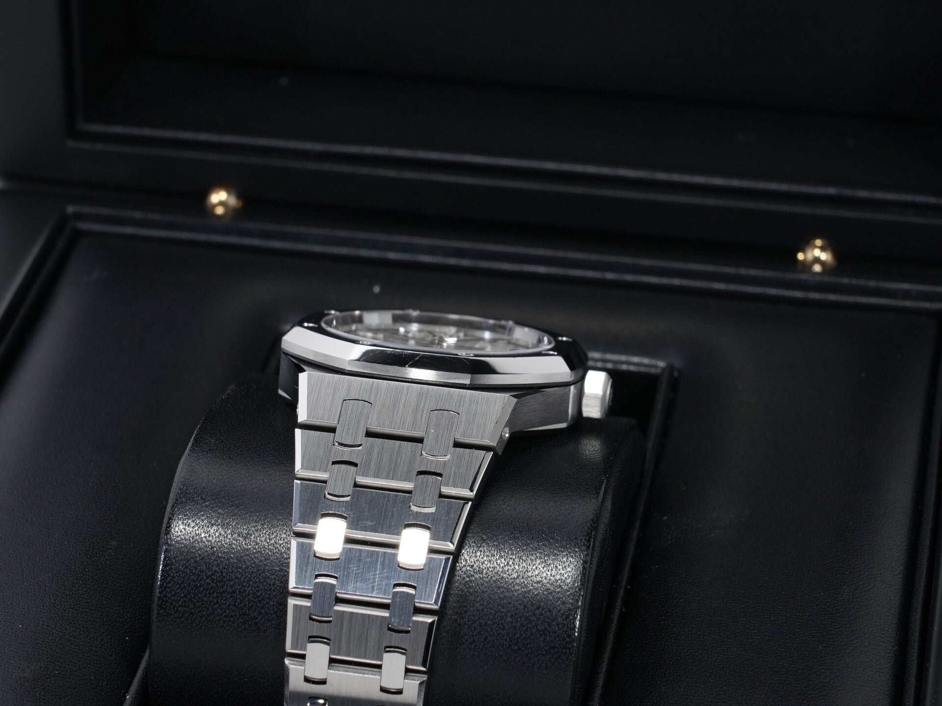 Audemars Piguet Royal Oak Ref.15450ST.OO.1256ST.01 Stainless Steel Silver Dial Pre-owned tam8fyzc