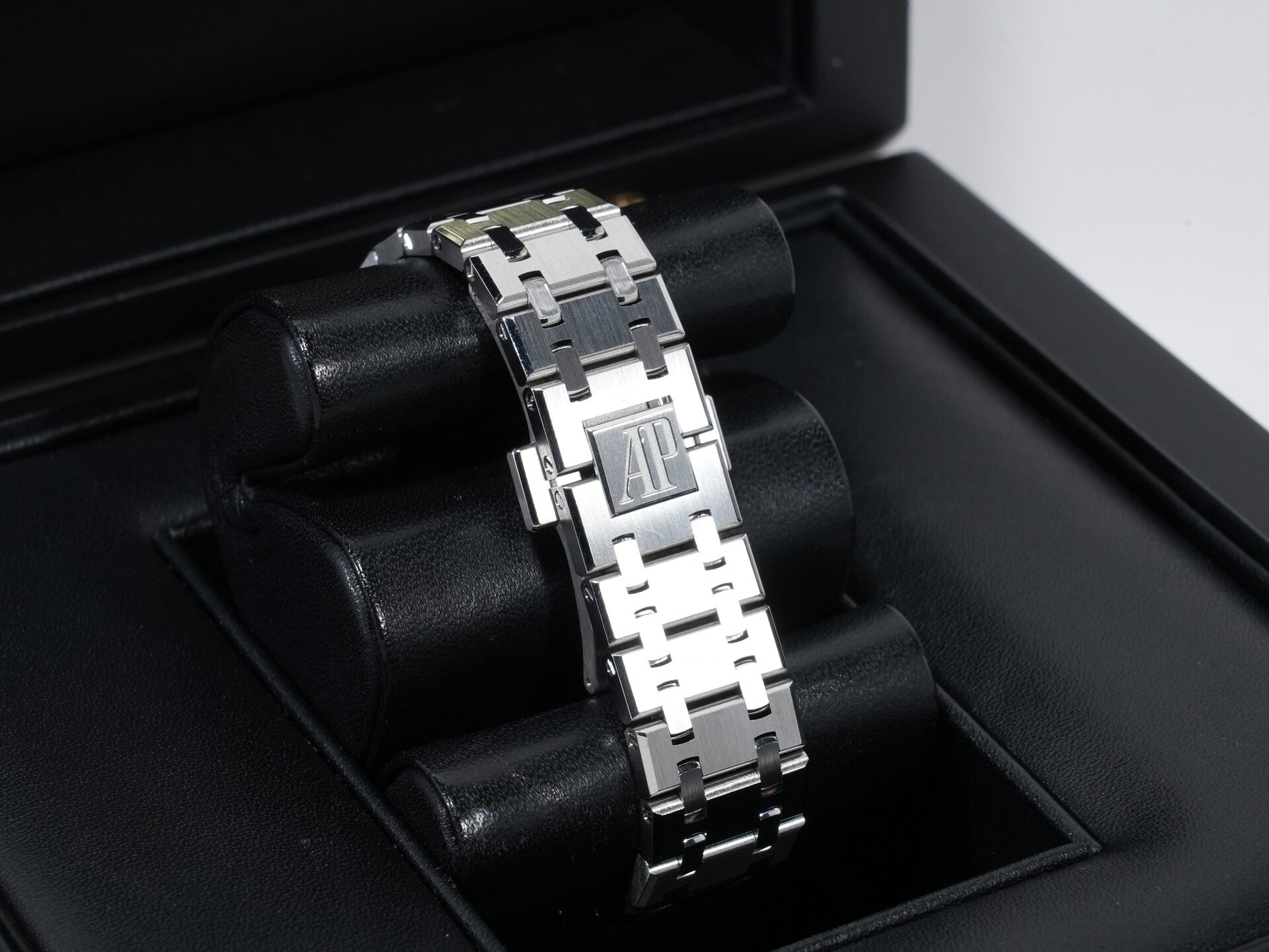 Audemars Piguet Royal Oak Ref.15450ST.OO.1256ST.01 Stainless Steel Silver Dial Pre-owned tam8fyzc