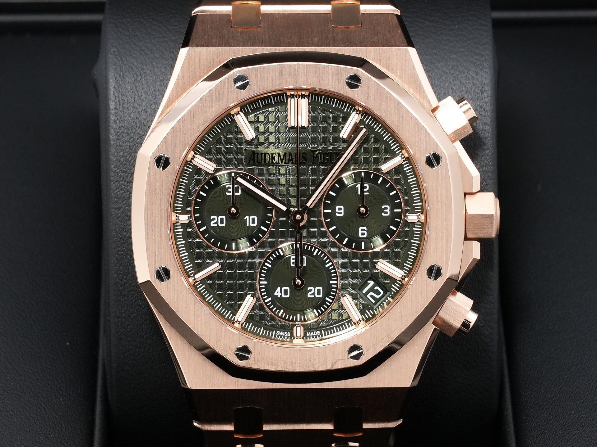 オーデマピゲ ロイヤルオーク クロノグラフ 50周年記念 Ref.26240OR.OO.1320OR.04 ピンクゴールド カーキグリーン文字盤 中古 gxe8dtxg