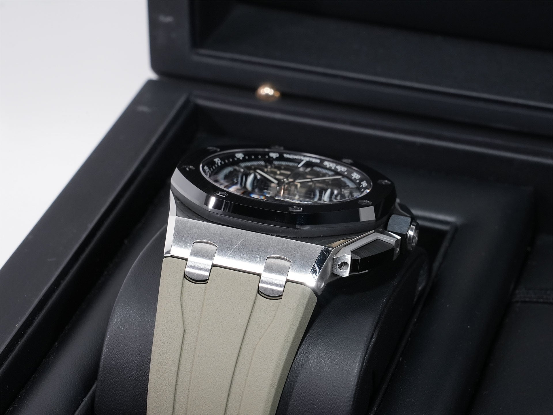 オーデマピゲ ロイヤルオーク オフショア クロノグラフ Ref.26420SO.OO.A600CA.01 ステンレススチール スモークブラウン文字盤 中古 pavn6kaf