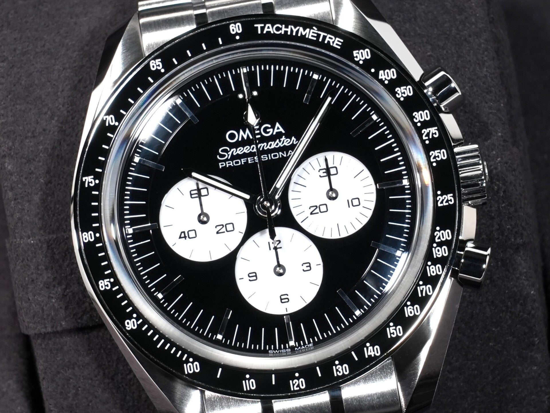 オメガ スピードマスター ムーンウォッチ プロフェッショナル Ref.310.30.42.50.01.004 ステンレススチール ブラックxホワイト文字盤 未使用 attda43x