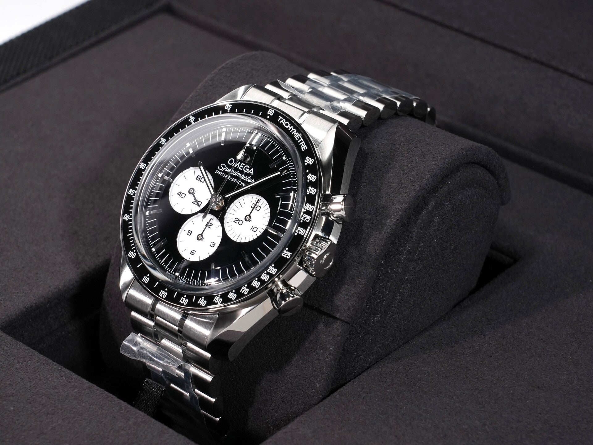 オメガ スピードマスター ムーンウォッチ プロフェッショナル Ref.310.30.42.50.01.004 ステンレススチール ブラックxホワイト文字盤 未使用 attda43x