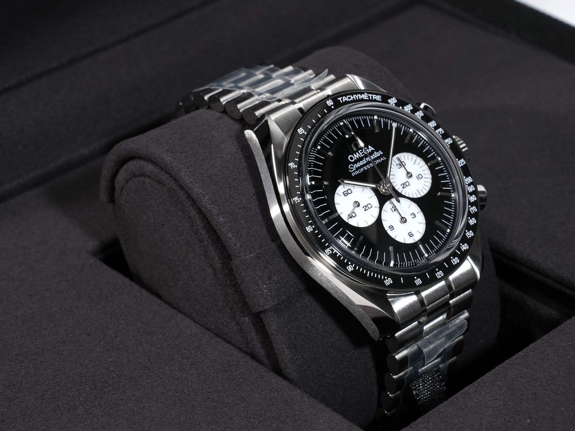 オメガ スピードマスター ムーンウォッチ プロフェッショナル Ref.310.30.42.50.01.004 ステンレススチール ブラックxホワイト文字盤 未使用 attda43x