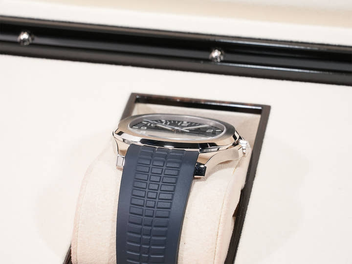 パテックフィリップ アクアノート Ref.5168G-001 ホワイトゴールド ミッドナイトブルー文字盤 美中古 3mteqz9a