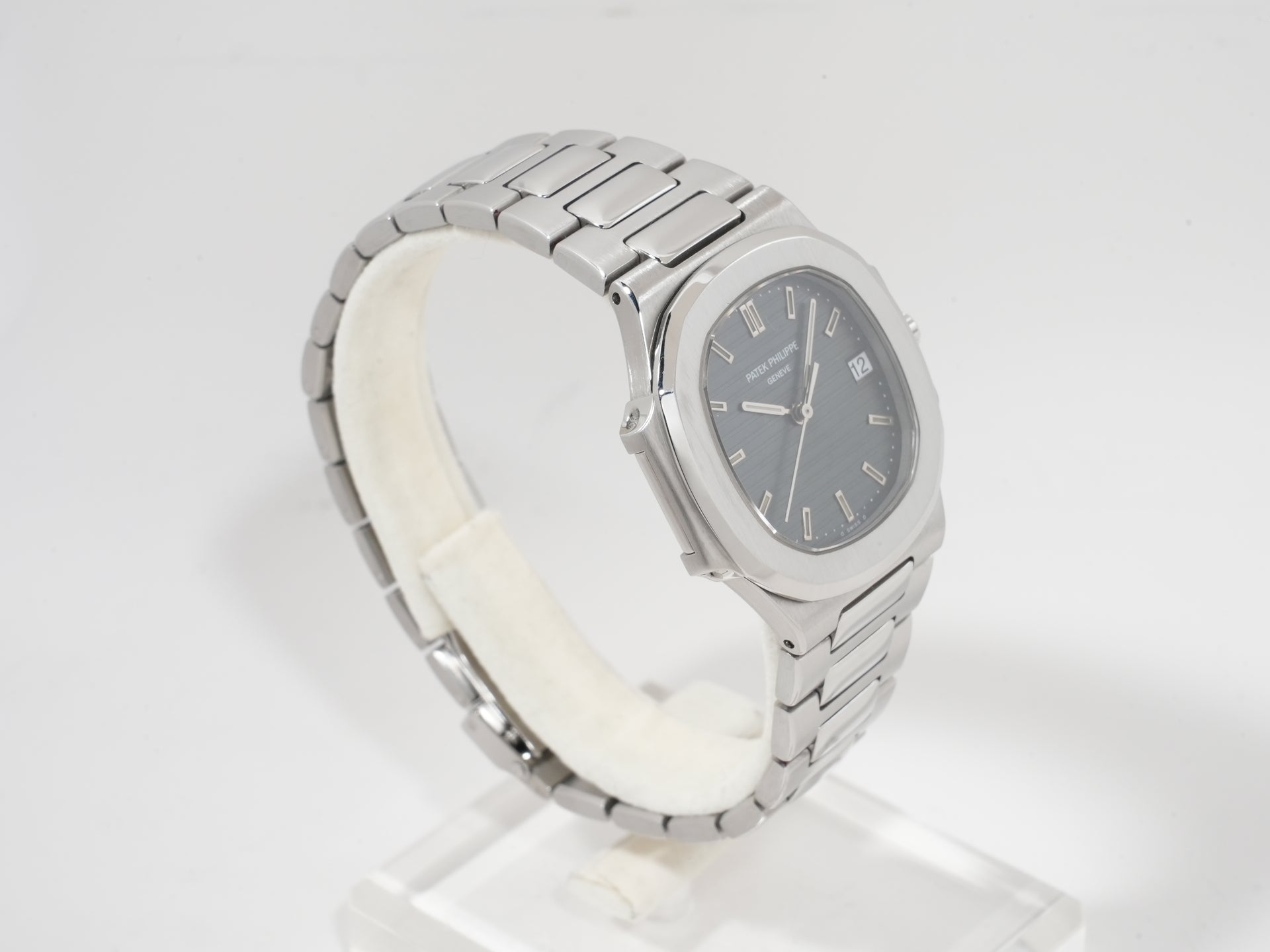 パテックフィリップ ノーチラス クォーツ Ref.3900/1A ステンレススチール ブルー文字盤 中古 rkuddgi8