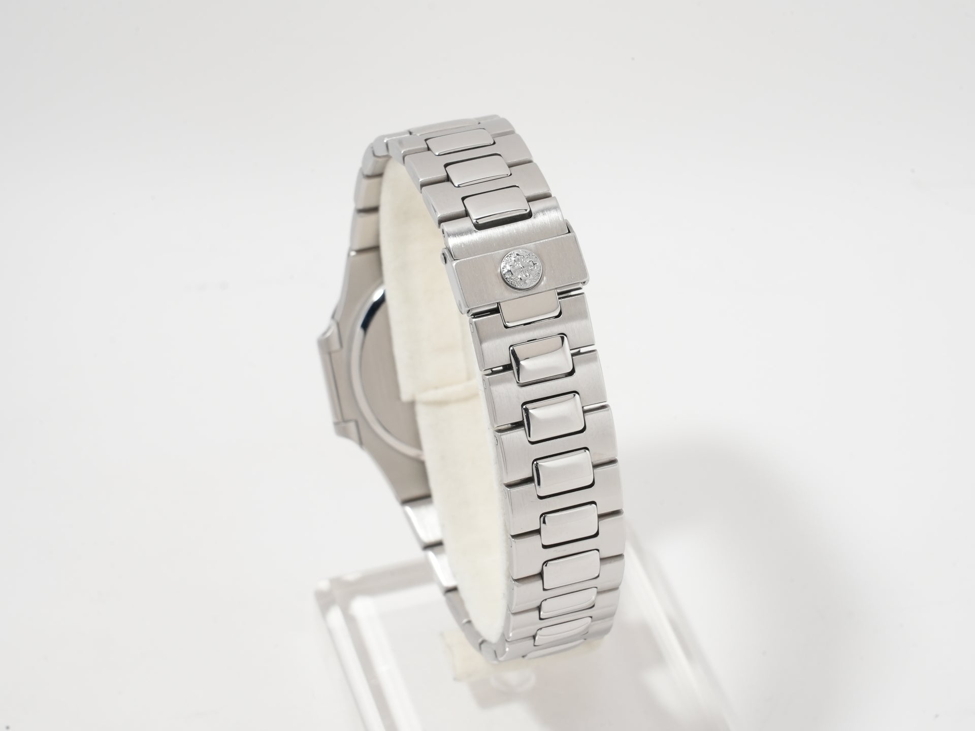 パテックフィリップ ノーチラス クォーツ Ref.3900/1A ステンレススチール ブルー文字盤 中古 rkuddgi8