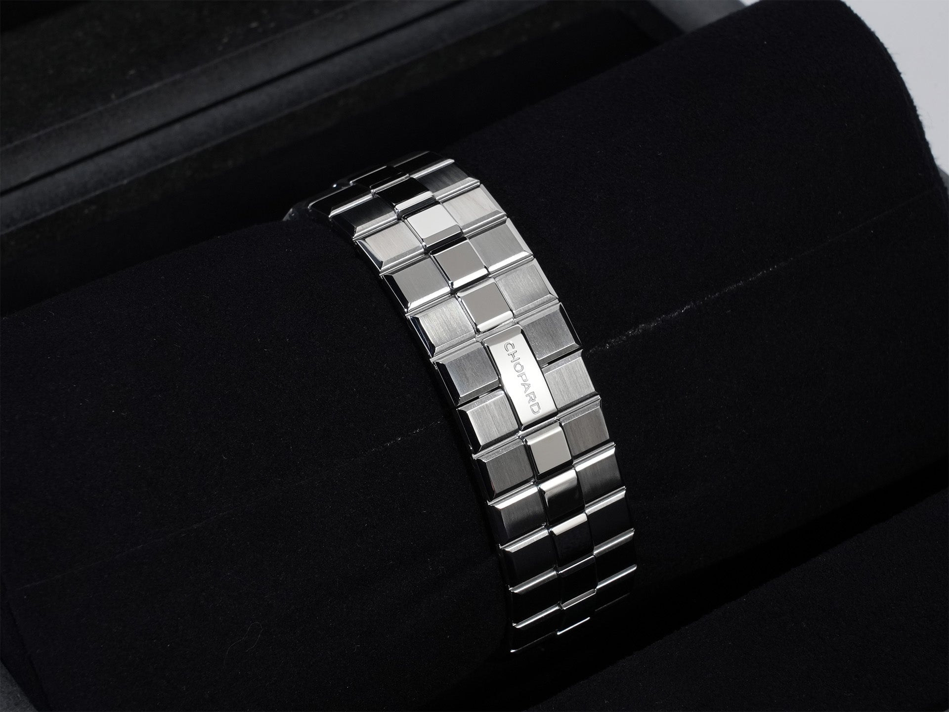 Chopard Alpine Eagle 41 Ref. 298600-3001 Stainless Steel Blue Dial Excellent Condition 2qcouujq