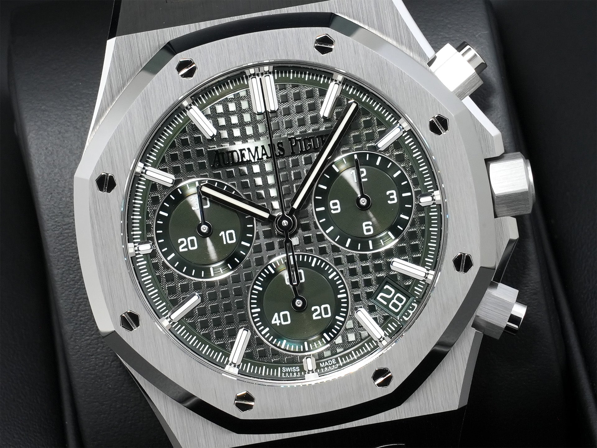 オーデマピゲ ロイヤルオーク クロノグラフ Ref.26240ST.OO.1320ST.08 ステンレススチール カーキグリーン文字盤 未使用 bkr9u98i