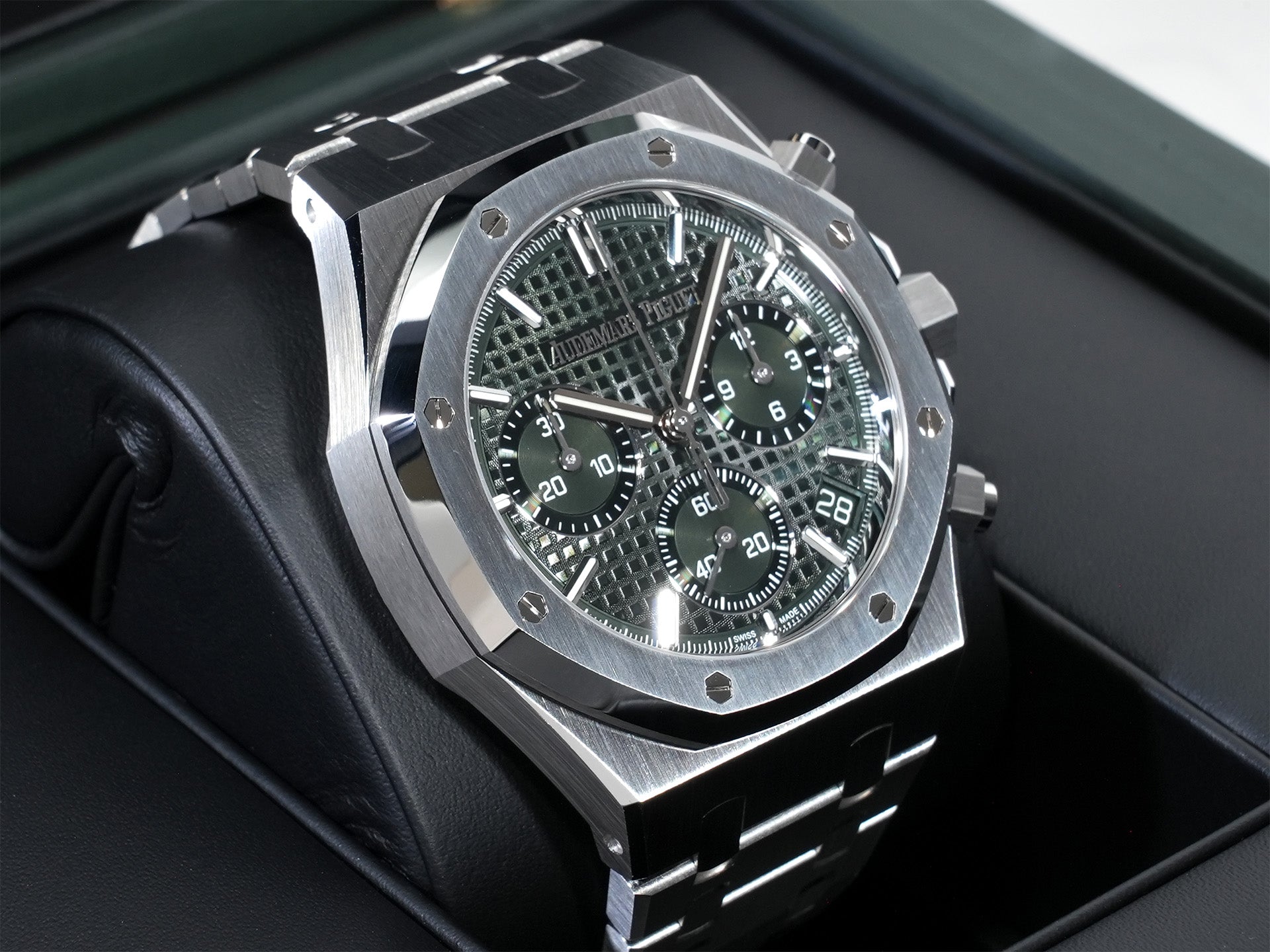 オーデマピゲ ロイヤルオーク クロノグラフ Ref.26240ST.OO.1320ST.08 ステンレススチール カーキグリーン文字盤 未使用 bkr9u98i