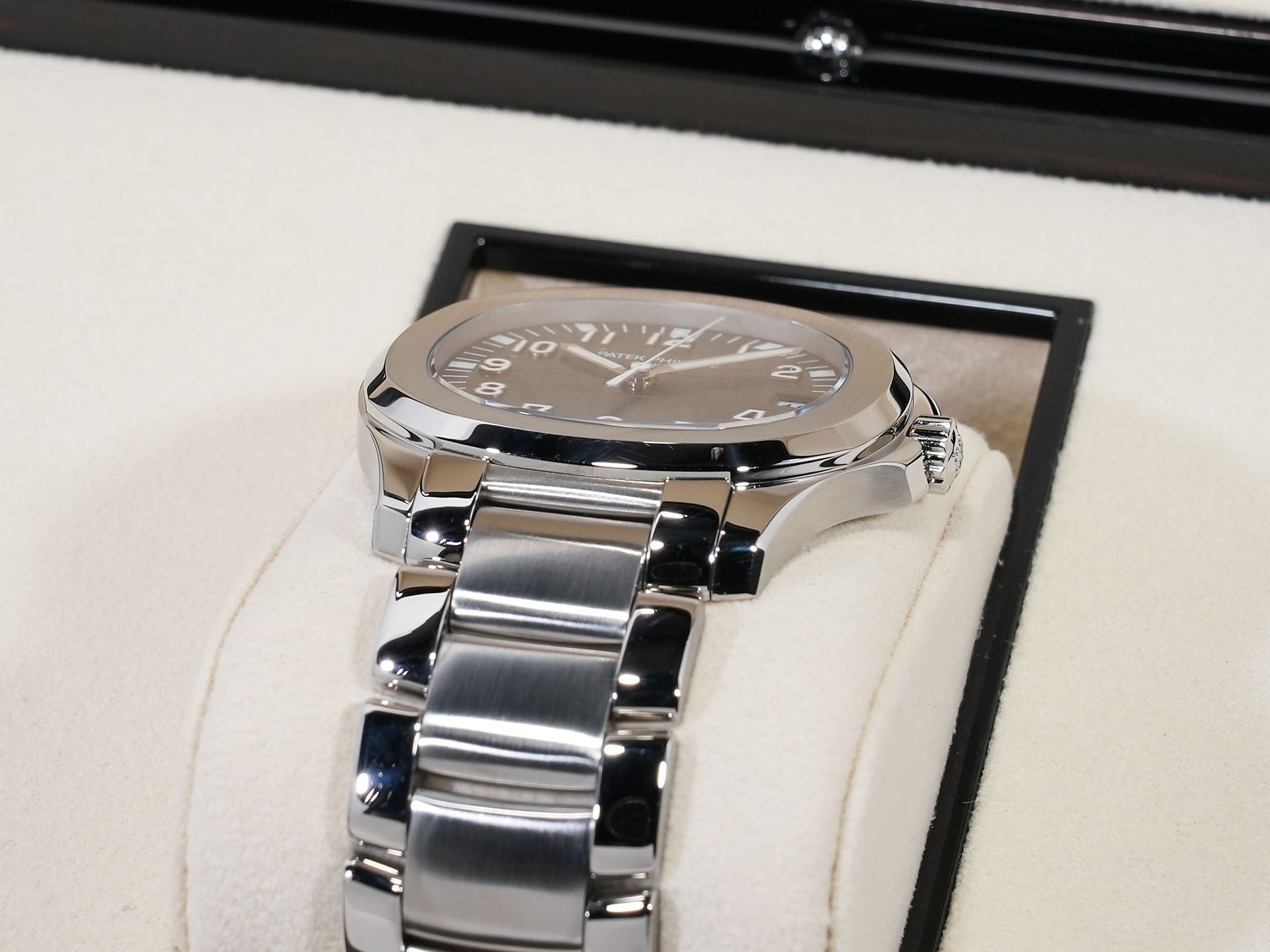パテックフィリップ アクアノート エクストララージ Ref.5167/1A-001 ステンレススチール ブラック文字盤 美品 ehi4t3nb